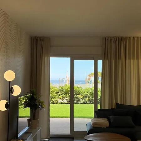 Seafront Punta Prima Апартаменты