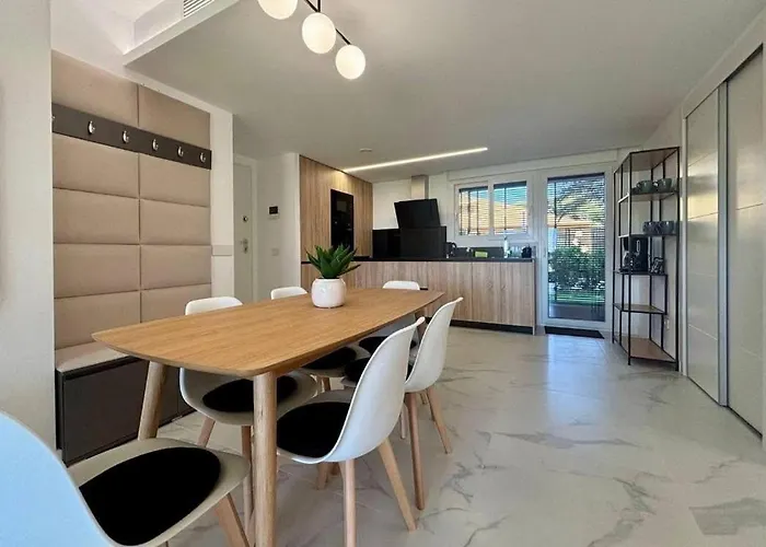 Seafront Punta Prima * 托雷维耶哈