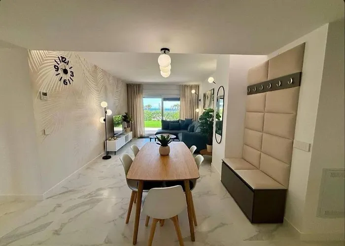 Seafront Punta Prima 托雷维耶哈